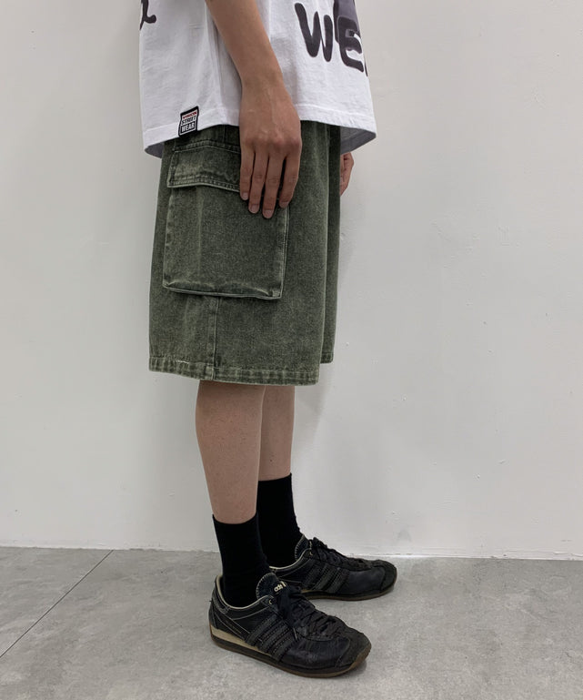 カーキ モデル：175cm L着用