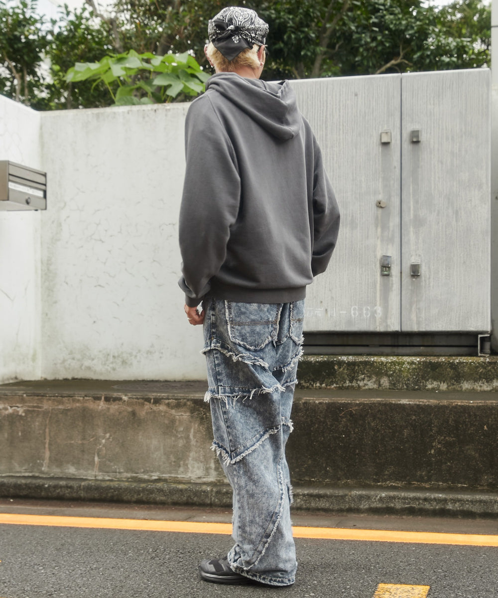 デニム淡加工 モデル：178cm L着用