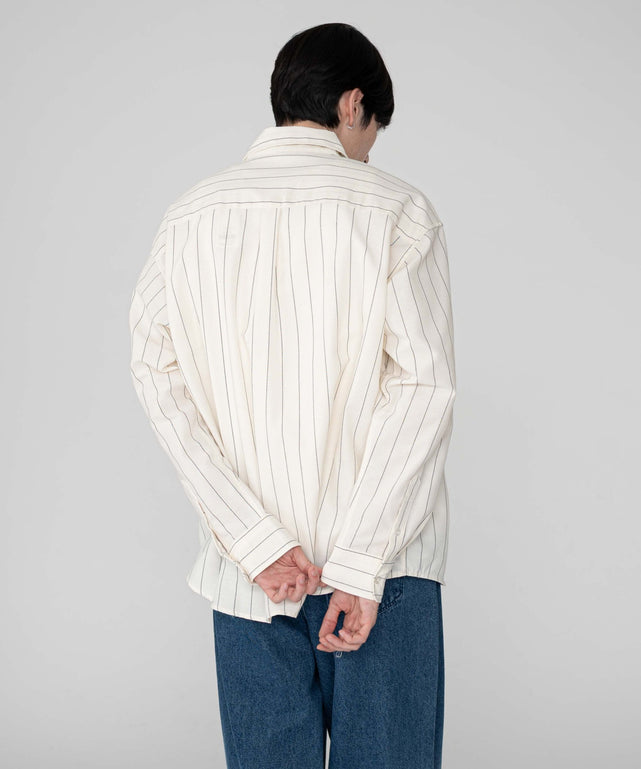 ホワイトストライプ モデル：180cm L着用