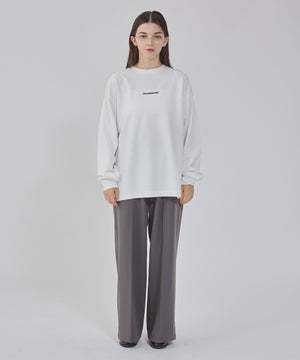 ホワイト モデル：162cm M着用