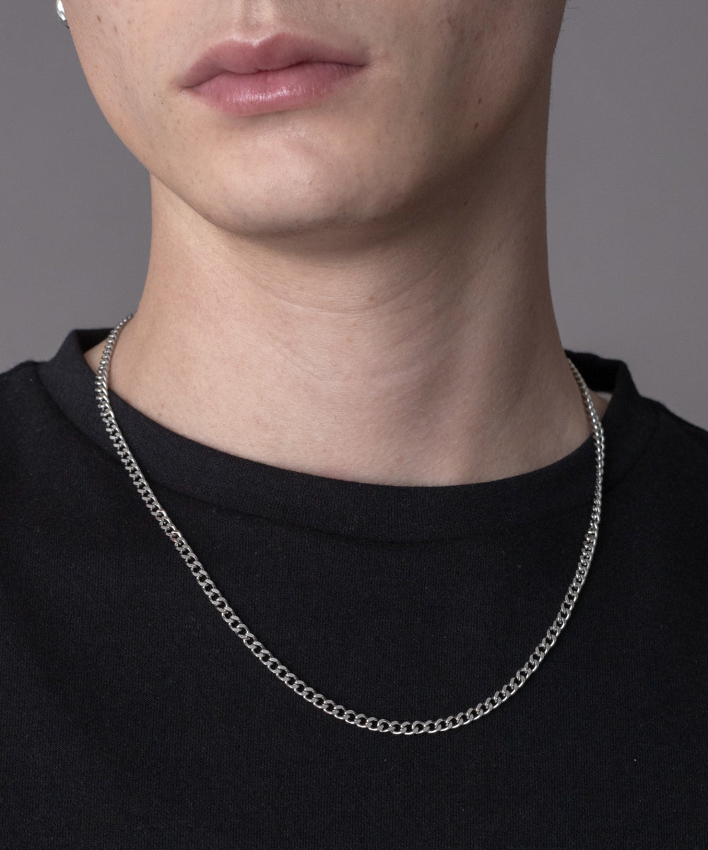 ホワイト モデル：175cm L着用