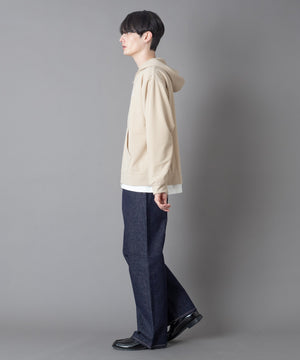 Lベージュ モデル：180cm L着用