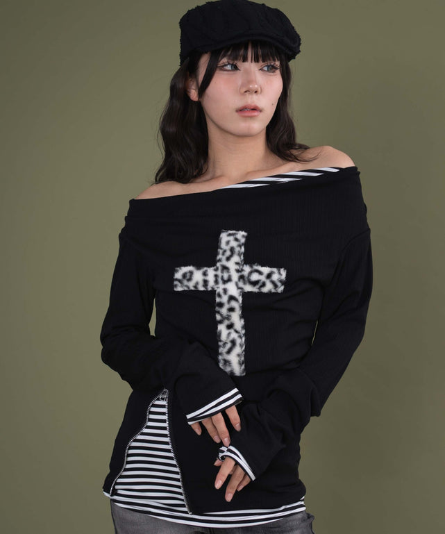 クロスジップデザイントップ/ブラック モデル：160cm F着用