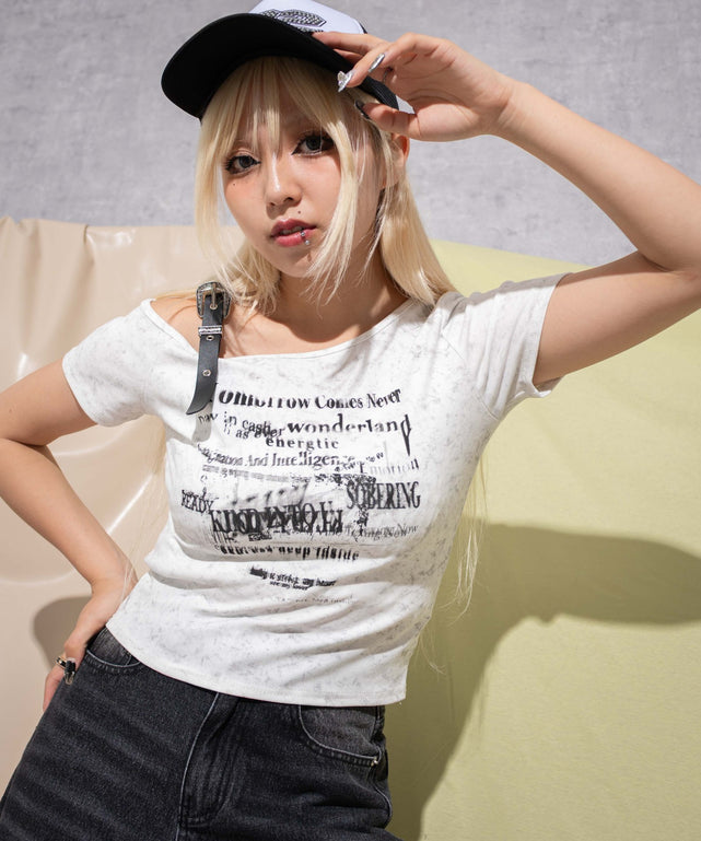 ショルダーストラップグラフィックSSトップ/杢グレー モデル：155cm F着用