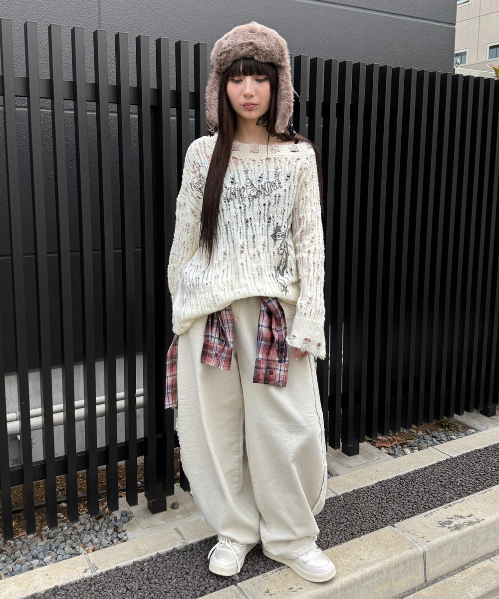 ホワイト モデル：160㎝ FREE着用