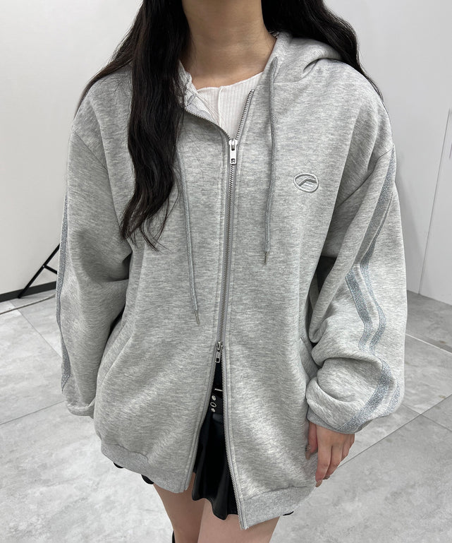 グレー モデル：154㎝ L着用