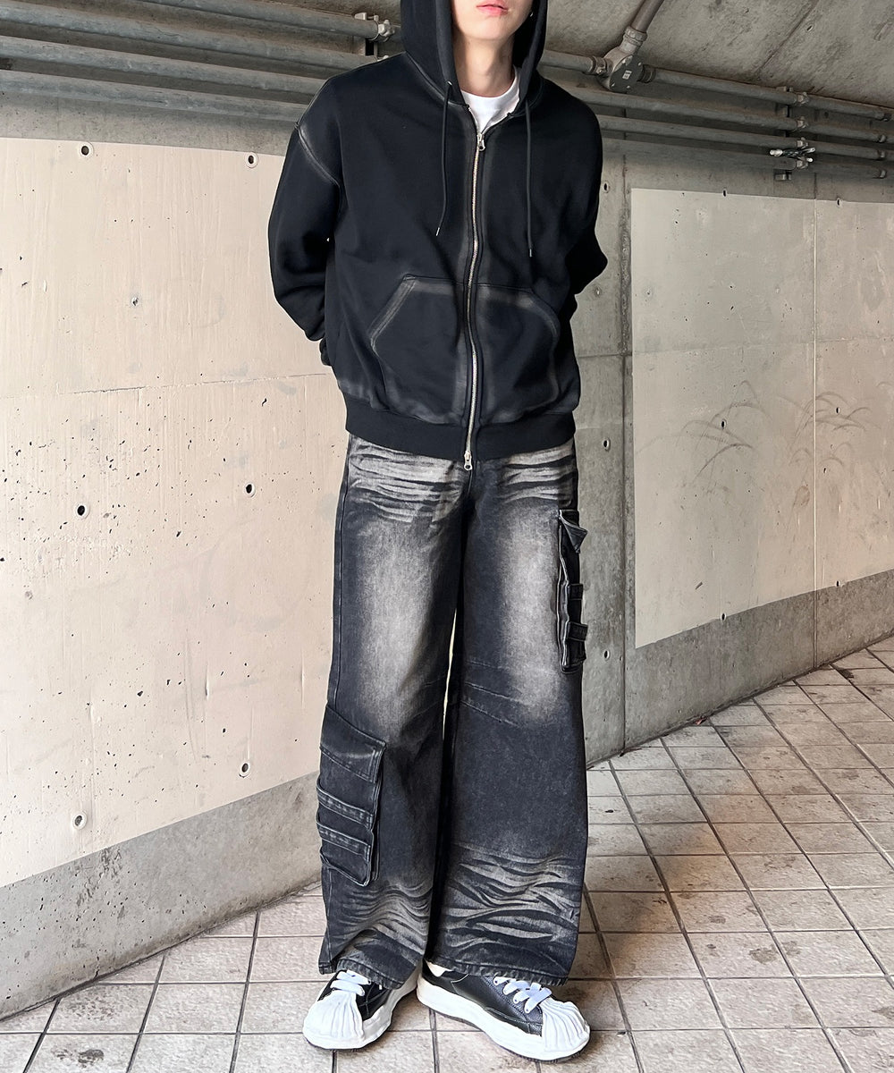 ブラック モデル：178㎝ FREE着用
