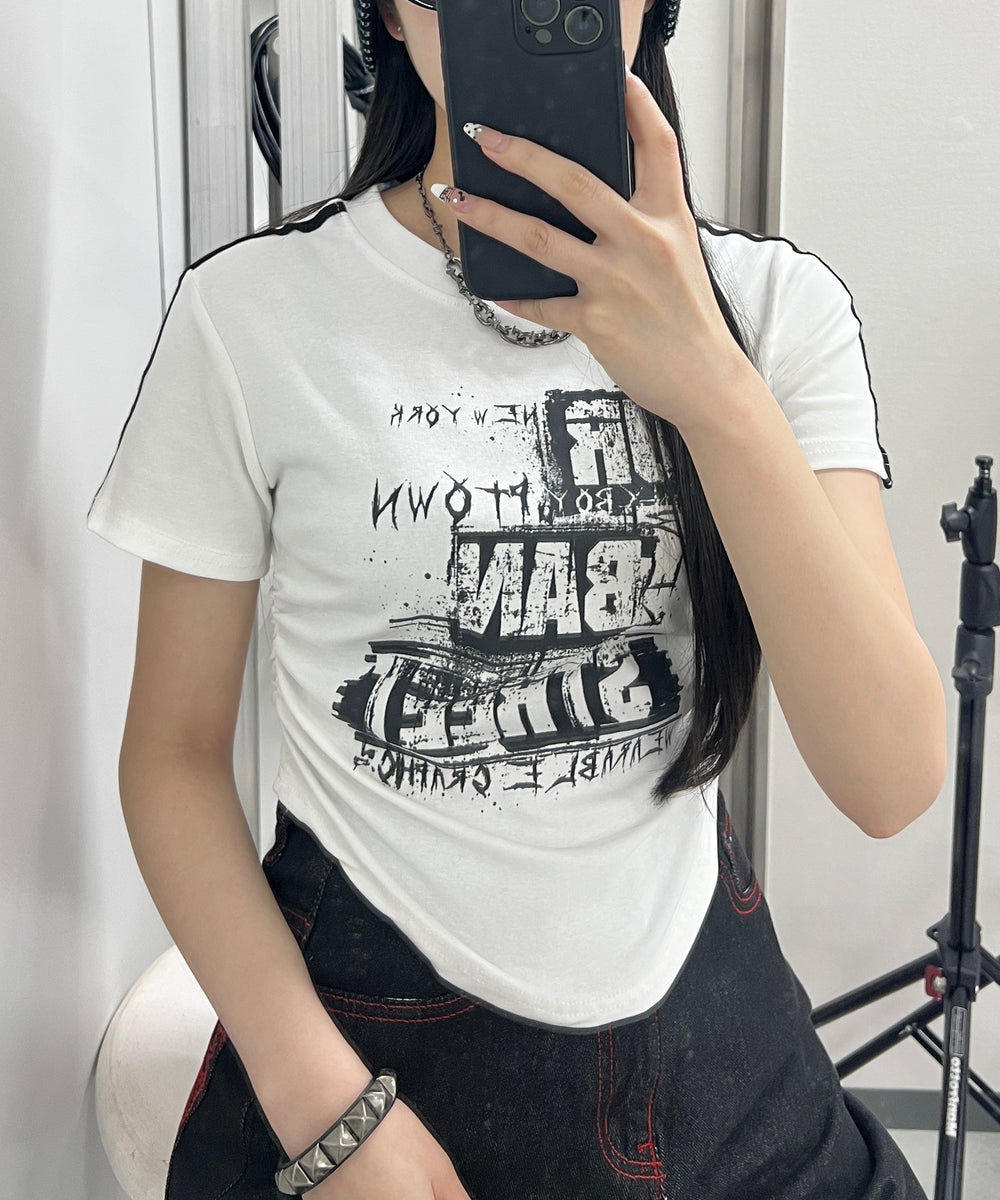 ホワイト モデル：154㎝ FREE着用