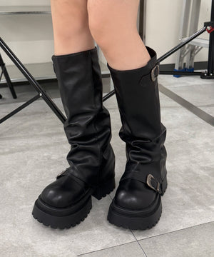 ブラック