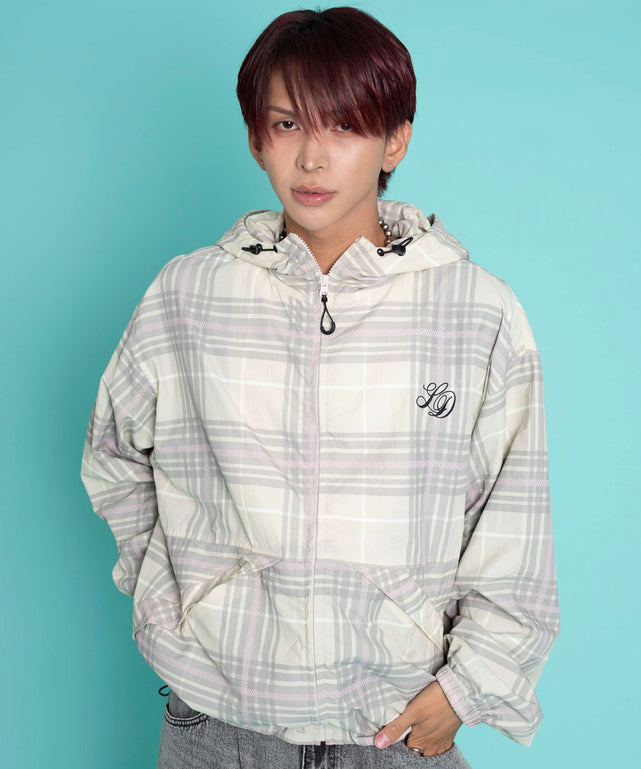 ピンクソノタ モデル：175cm L着用