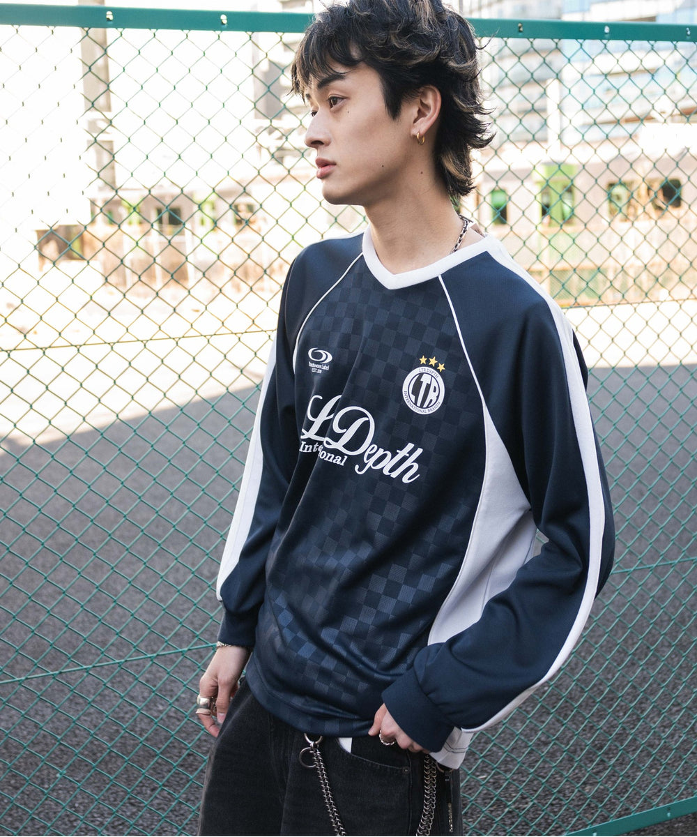 ネイビー　モデル:180cm L着用