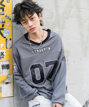 グレー　モデル:180cm L着用