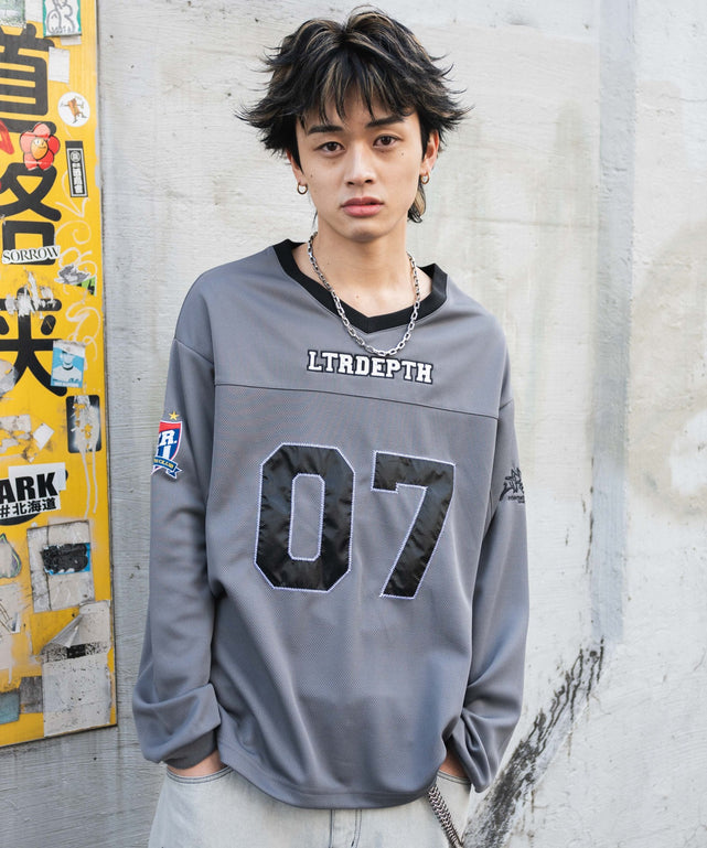 グレー　モデル:180cm L着用