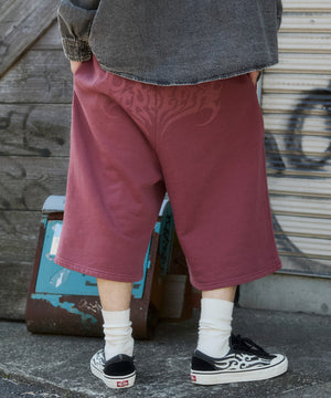 ピンク モデル：175cm L着用