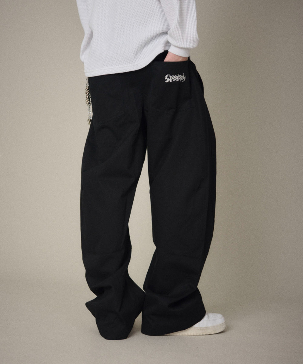 ブラック　モデル：178cm Lサイズ着用