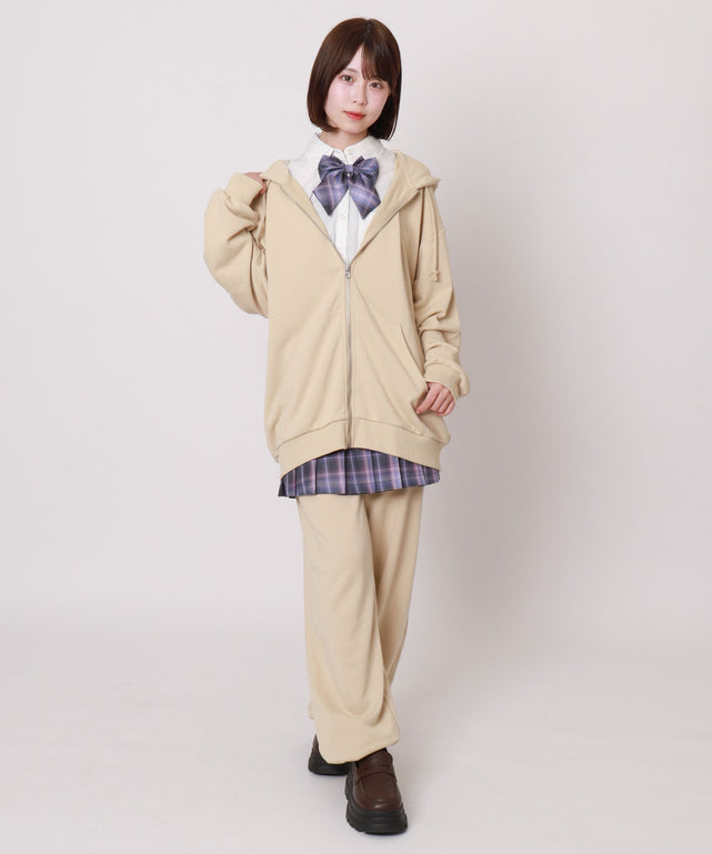 ベージュ
