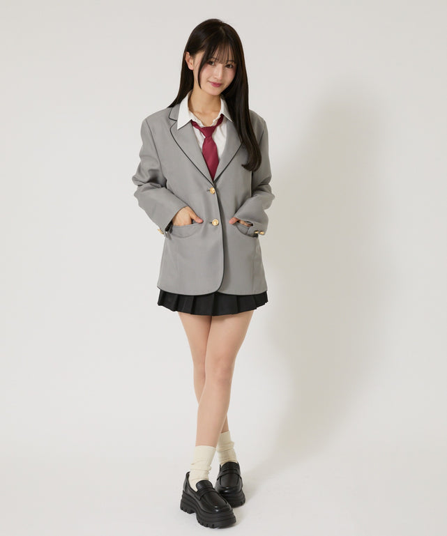 グレー モデル:158cm L着用