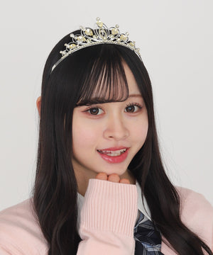 イエロー