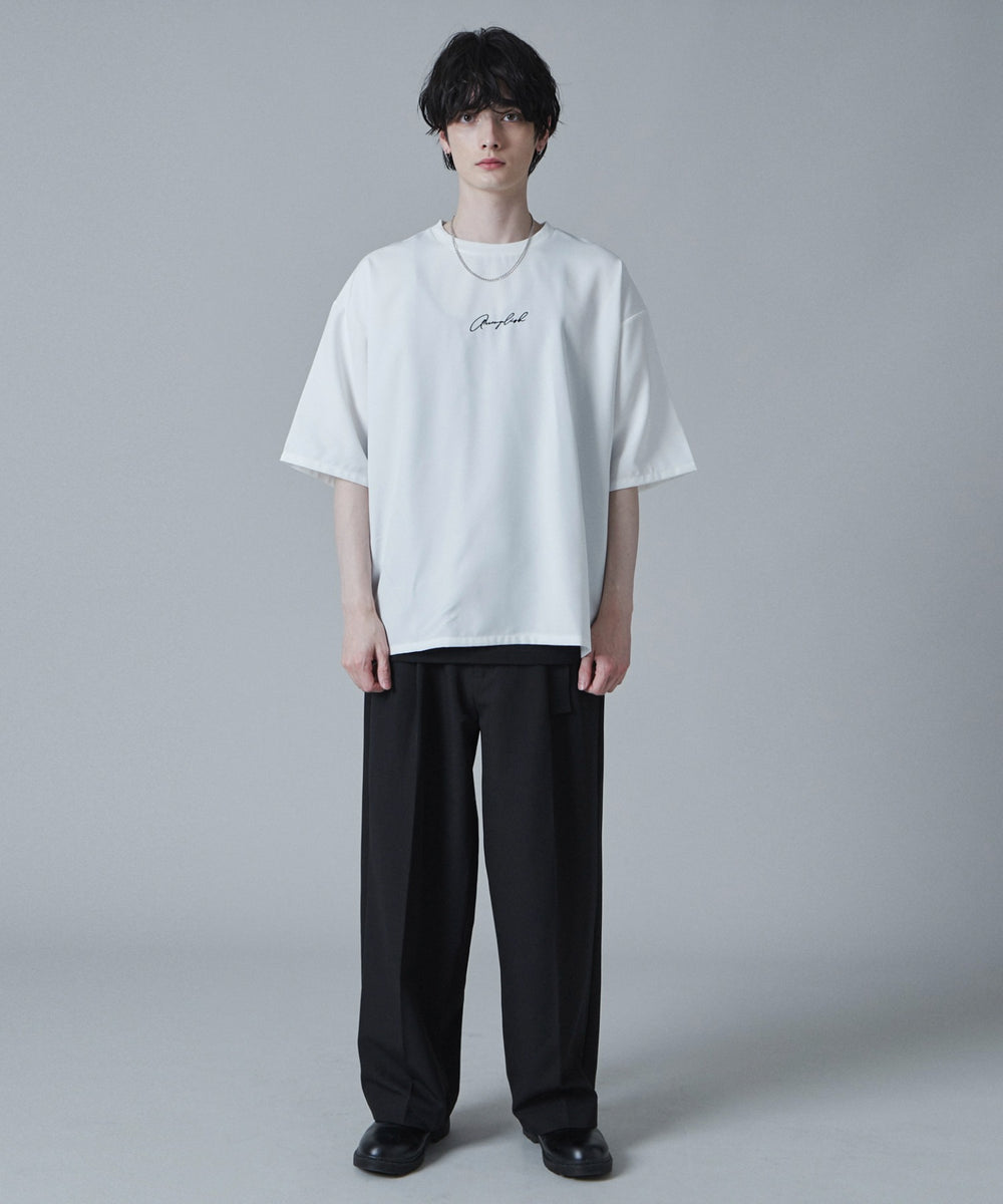 ホワイト モデル：180cm L着用
