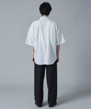 ホワイト モデル：180cm L着用