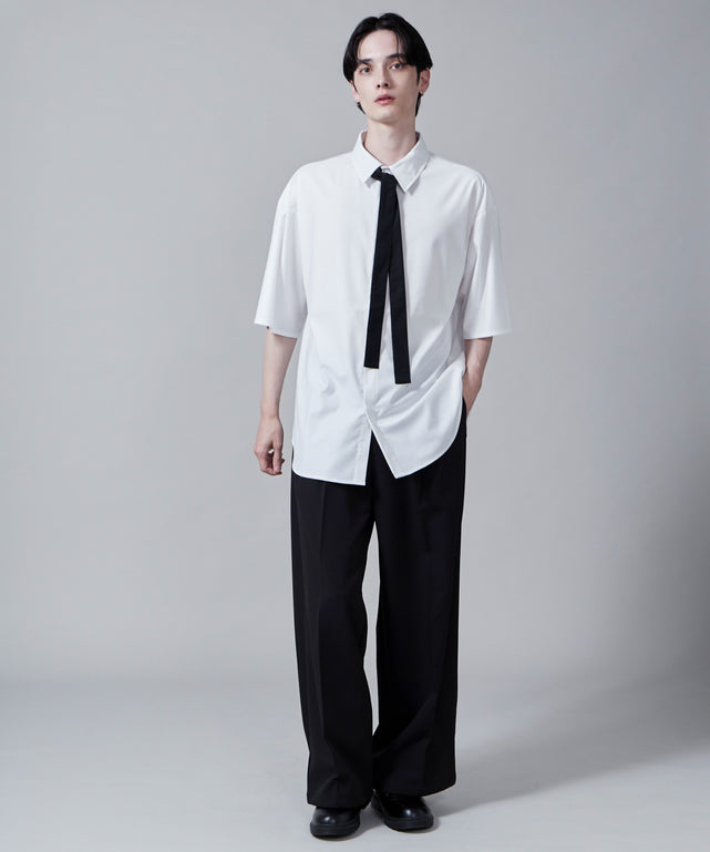 ホワイト モデル：180cm L着用