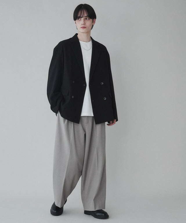 ブラック モデル：180cm L着用