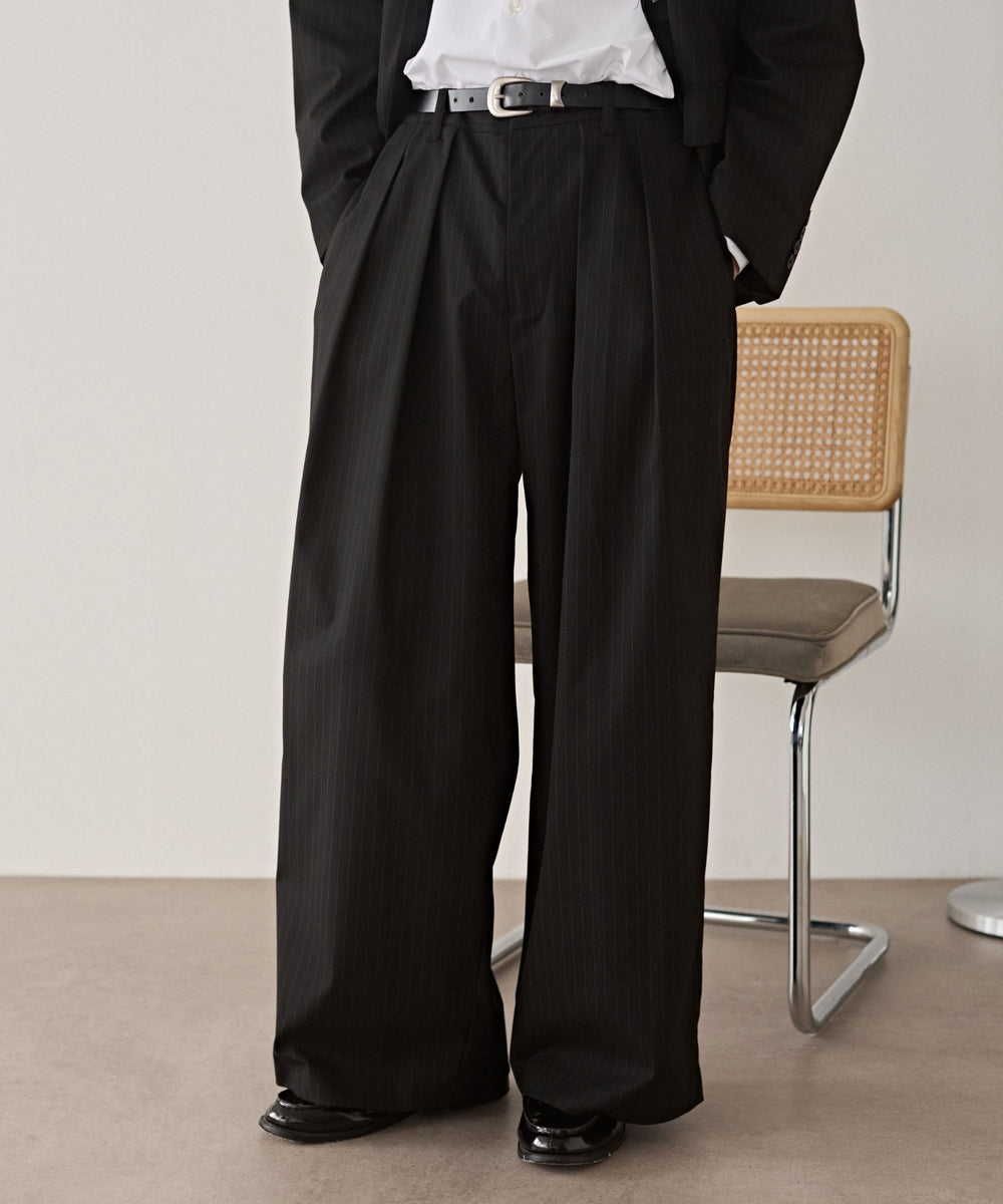 ブラックストライプ モデル：180cm L着用
