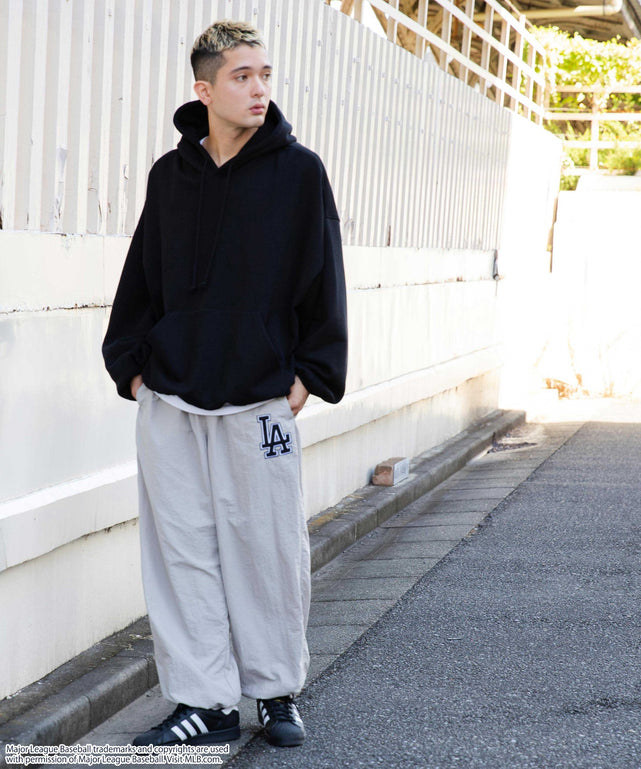 Lグレー モデル：178cm L着用
