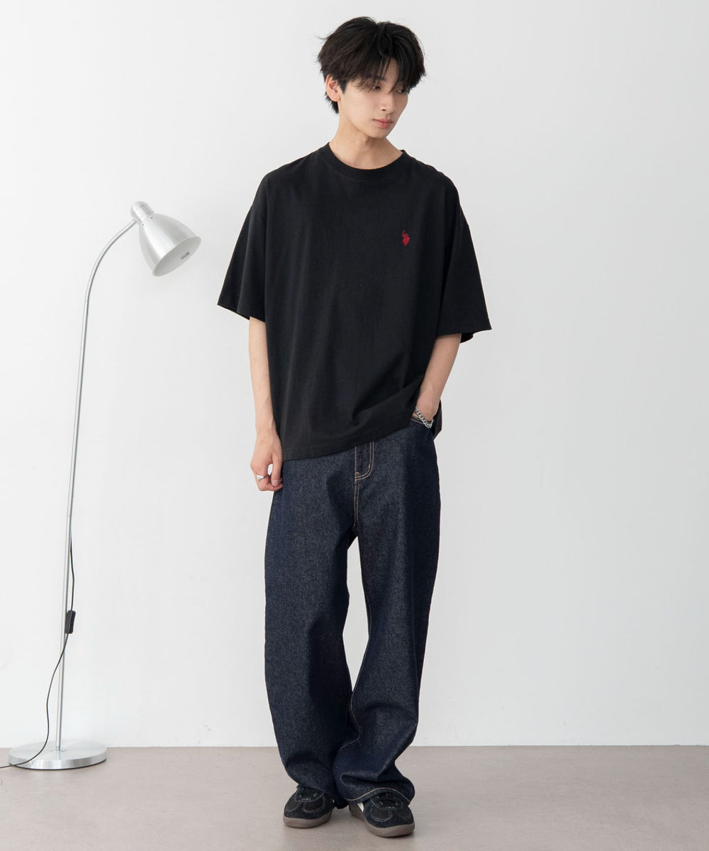 ホワイトボーダー モデル:180cm Lサイズ着用