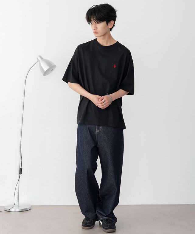 ホワイトボーダー モデル:180cm Lサイズ着用