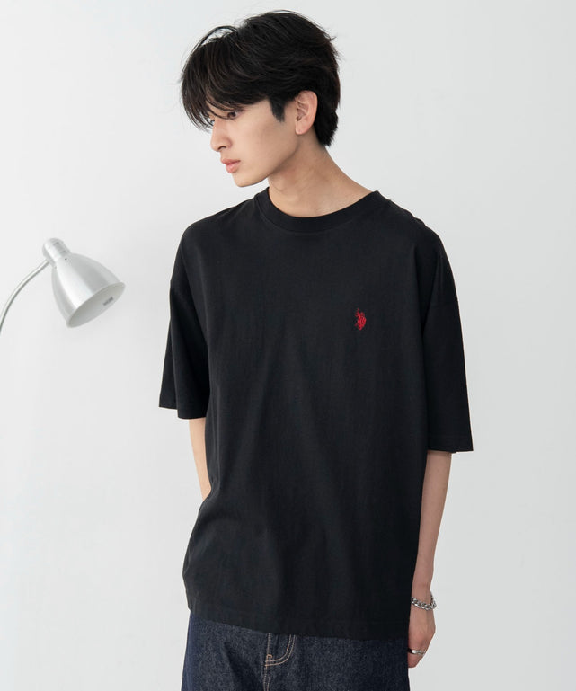 ホワイトボーダー モデル:180cm Lサイズ着用