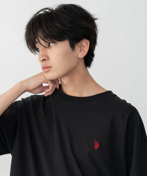 ホワイトボーダー モデル:180cm Lサイズ着用