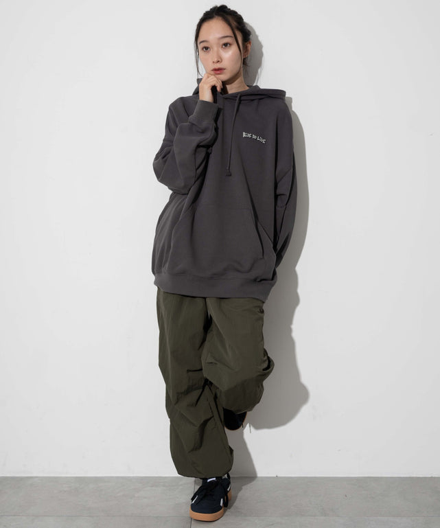 スミクロ モデル：161cm L着用