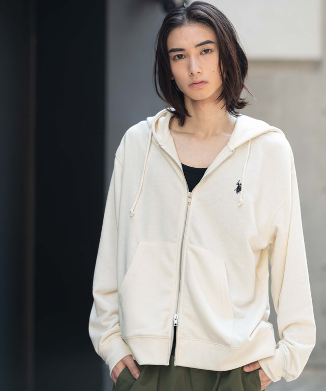 オフホワイト モデル：175cm M着用