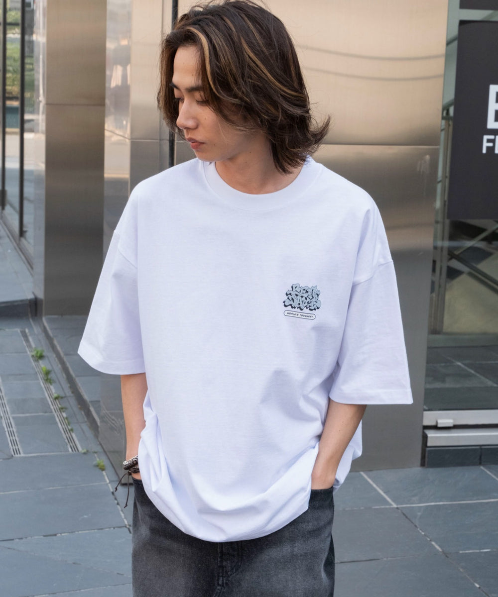 ホワイト　モデル175cm L着用