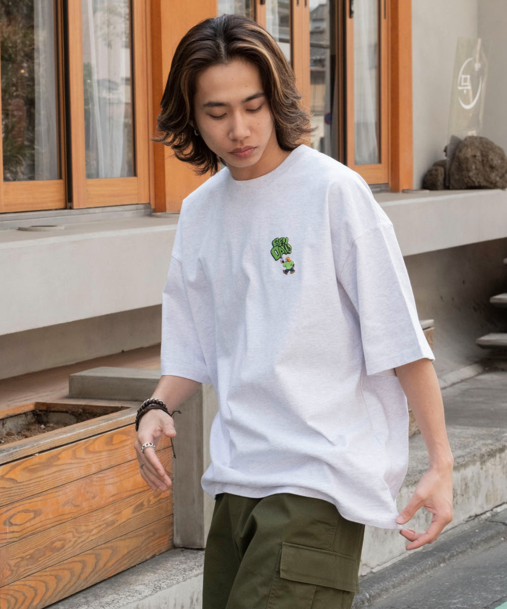 アッシュグレー　モデル:175cm L着用