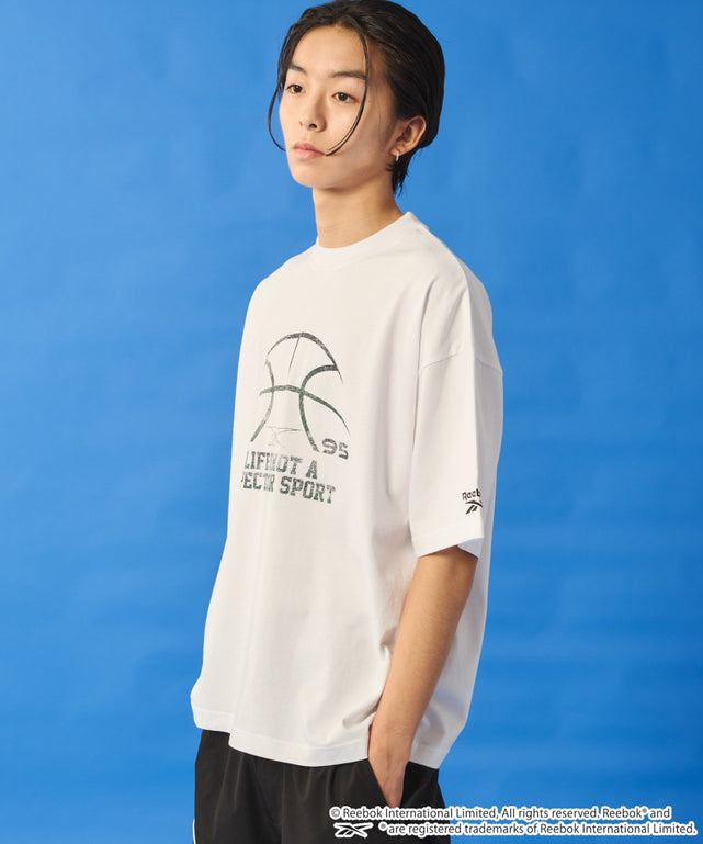 ホワイト　モデル:178cm M着用
