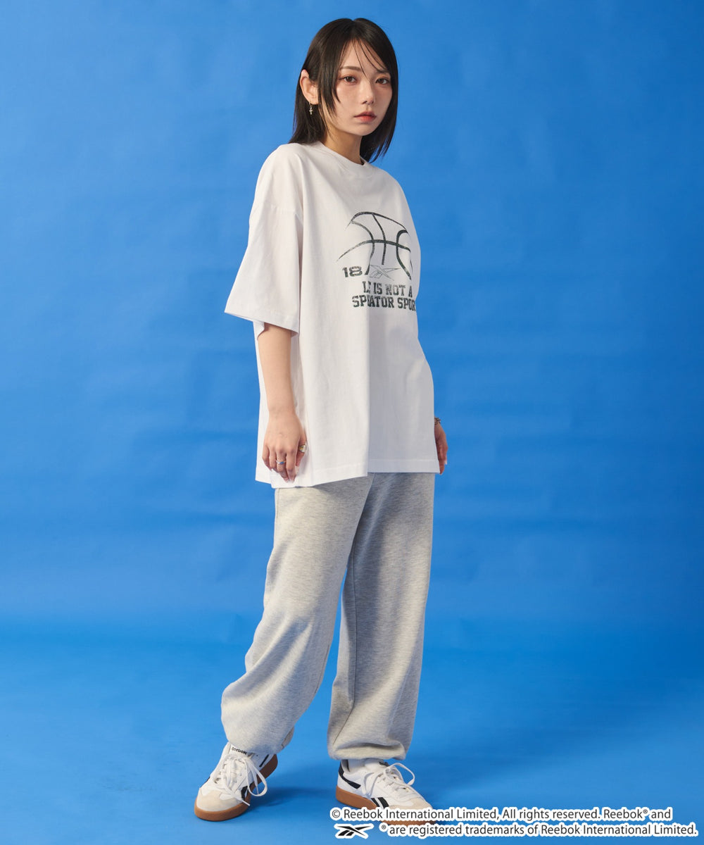 ホワイト　モデル:159cm M着用
