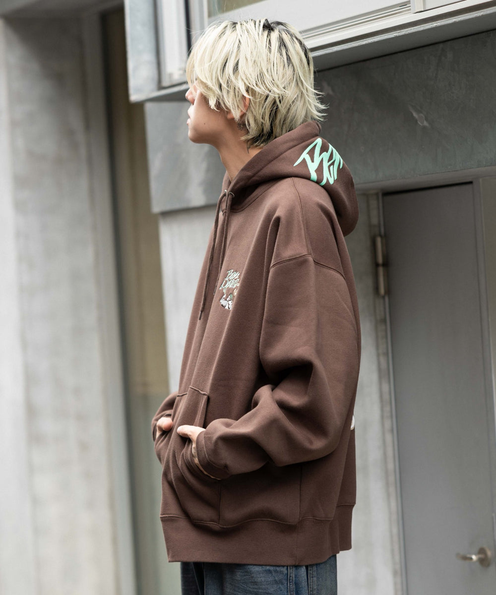 ブラウン モデル：175cm L着用