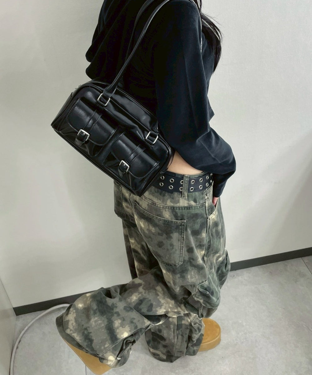 ブラック