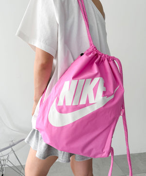 ピンク
