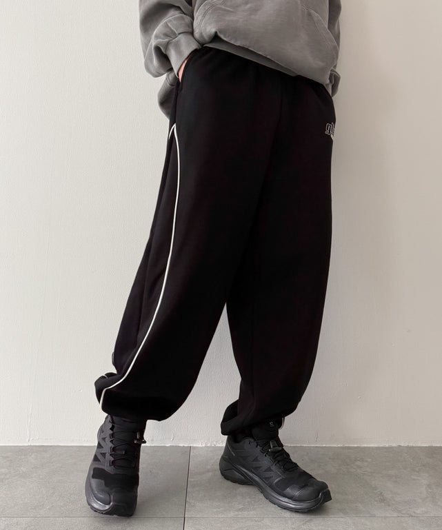 ブラック モデル：175cm L着用