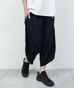 ネイビー モデル：175cm L着用