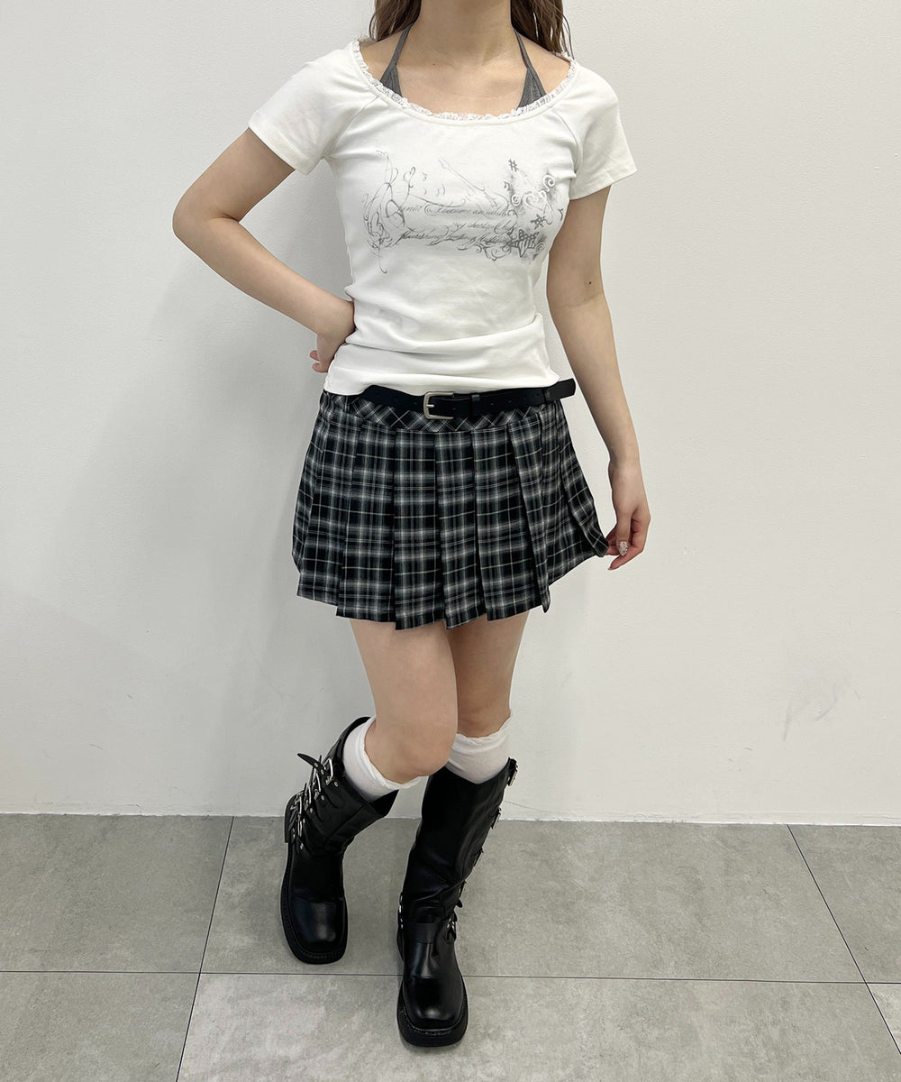 ホワイト モデル：160㎝ F着用