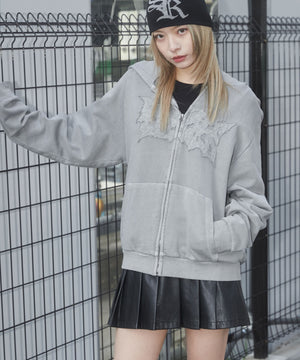グレー モデル：169cm L着用