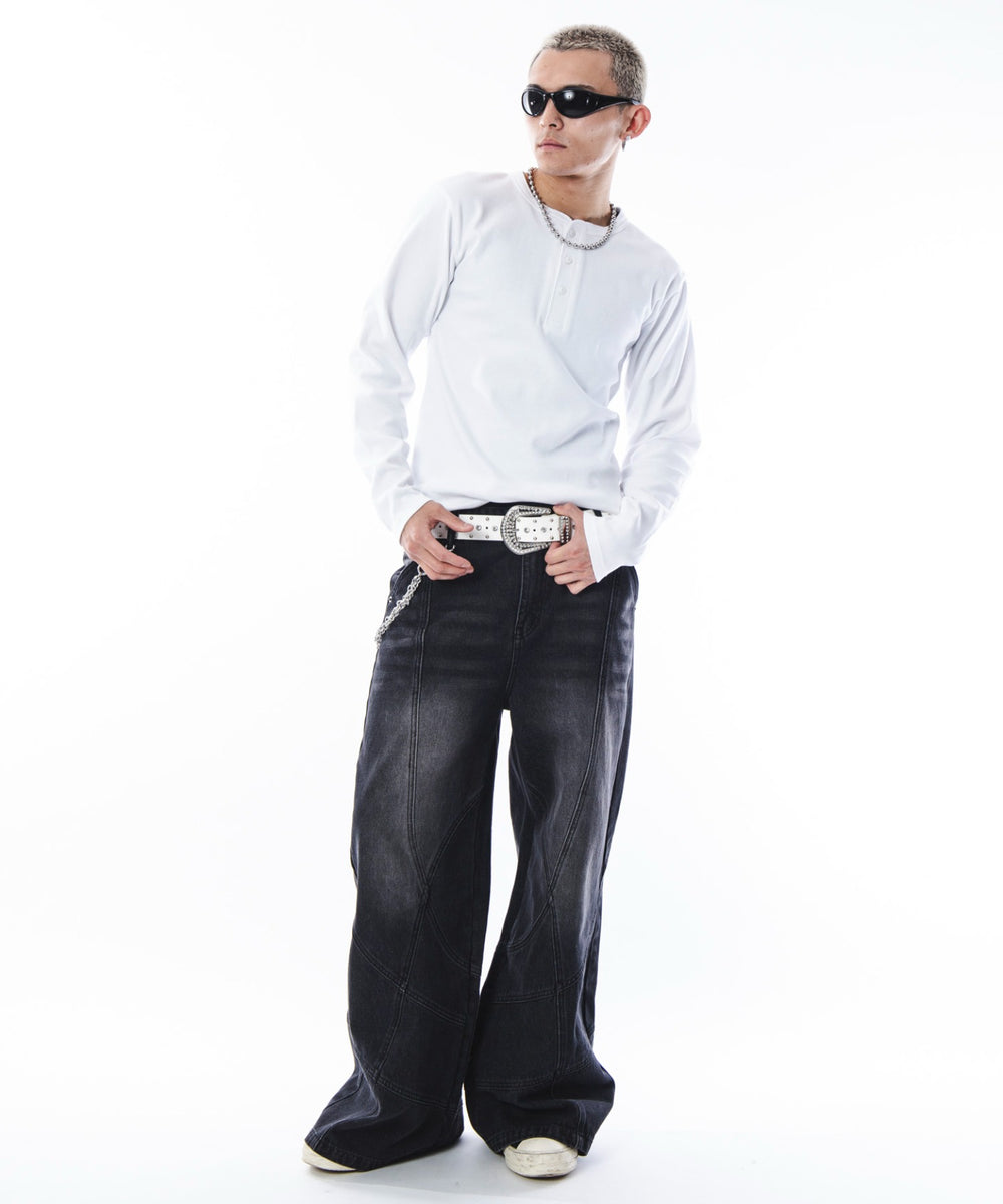 ホワイト　モデル：180cm L着用