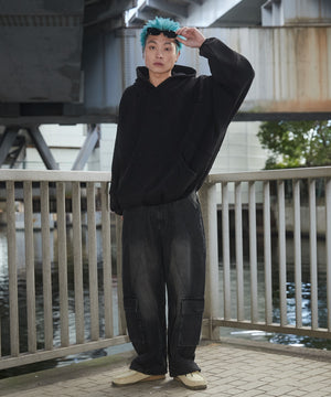 ブラック モデル：178cm L着用