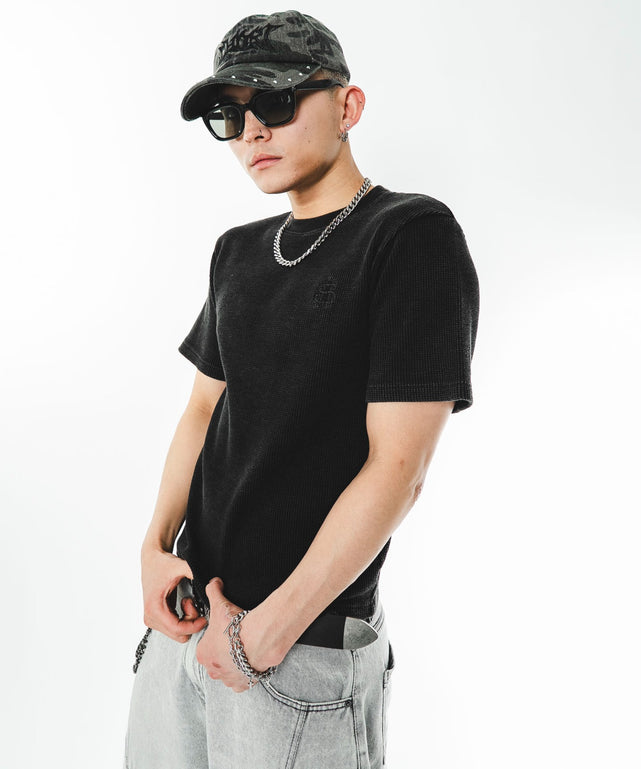 ワッフルロゴT（SS）/ブラックソノタ　モデル：180cm L着用