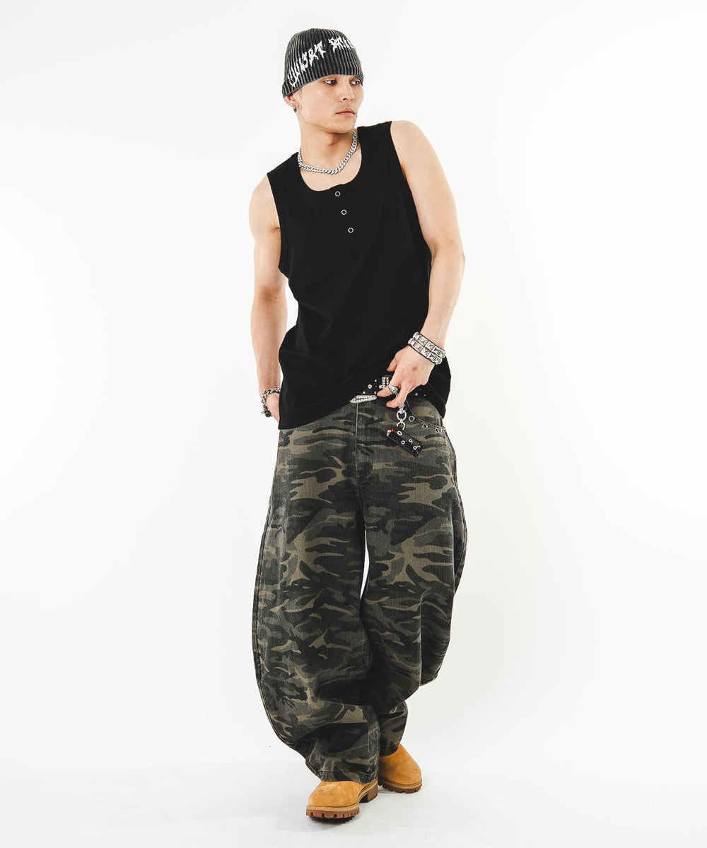 ブラック モデル：180cm FREE着用