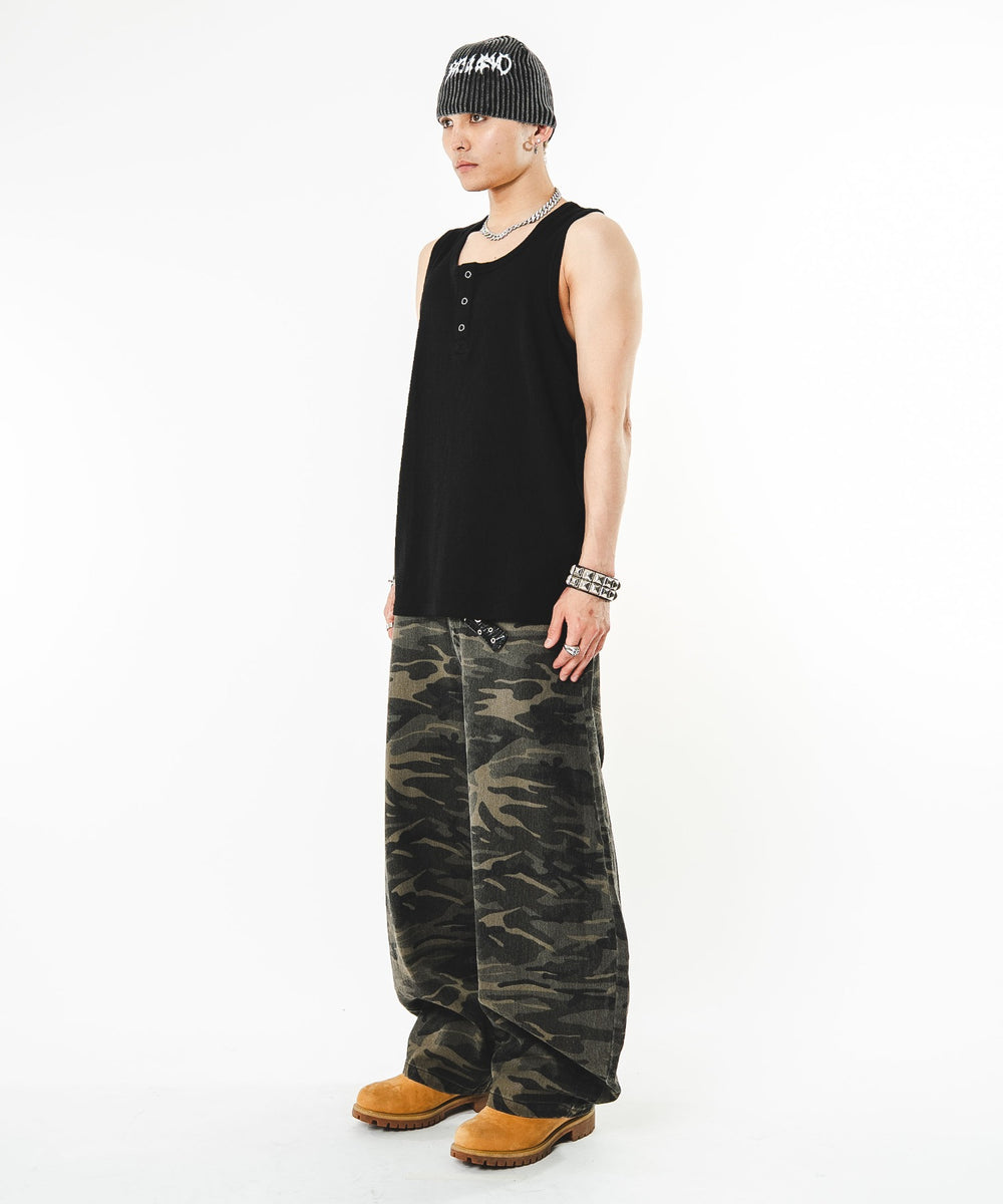 ブラック モデル：180cm FREE着用